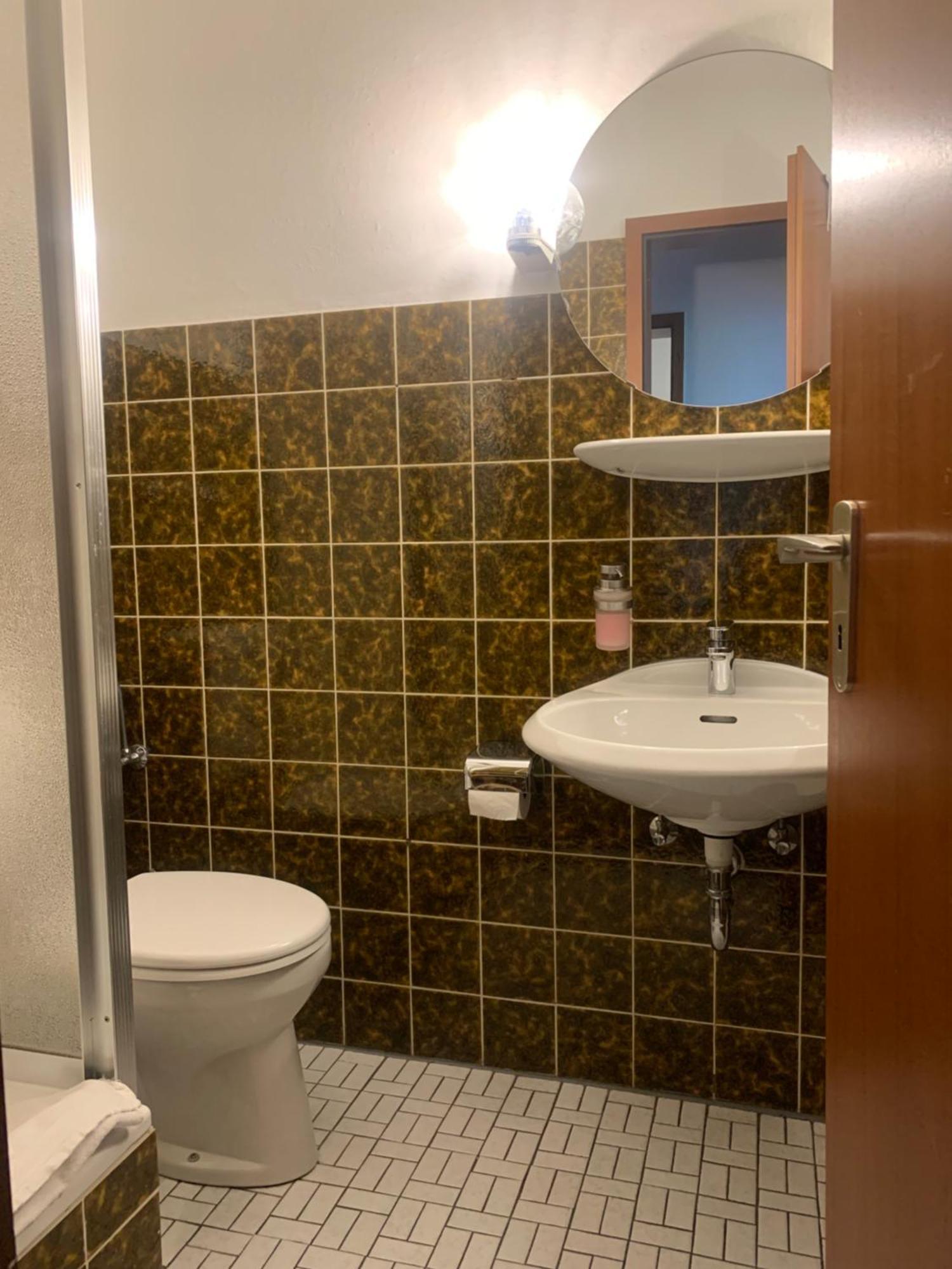 Hotel Calenberger Hof Wennigsen Eksteriør billede